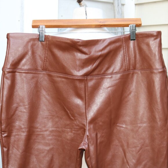 New Tinseltown Plus Size Camel Brown Vegan Faux Leather Pull On Ankle Pants 2X - Picture 2 of 7